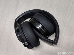 Unboxing Headphone Premium Rp 6 Jutaan