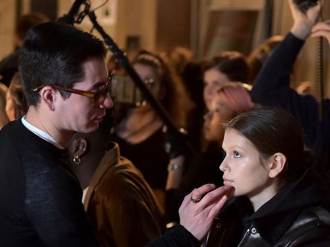 Kaia Gerber Rela Tampil dengan Alis Botak Demi Fashion Show Alexander Wang