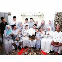 Dari pernikahannya dengan Datuk Sri Halid, Siti Nurhaliza dikarunia empat anak tiri. Anak bungsu Datuk Sri Halid, Muhaamad Aazief Khalid memiliki banyak fans di Malaysia. Foto: Dok. Instagram/aaziefkhalid