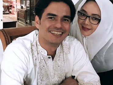 Intip Kebersamaan Teddy Syah dan Istri Setelah 19 Tahun 