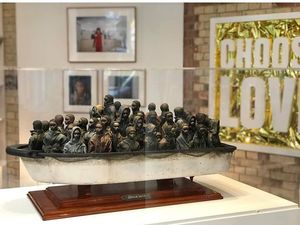 Main Teka-teki, Banksy Jual Karya Seninya Senilai Rp 33 Ribu