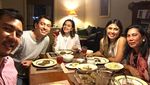 Intip Momen Makan Rian Ernest, Caleg Keren Mantan Staf Ahli Ahok