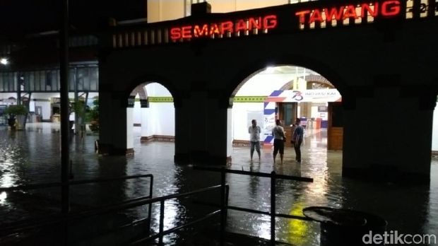 Stasiun Tawang Semarang Tergenang Air
