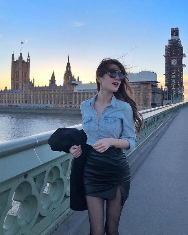Cherry Quah Sue Theng merupakan model yang jadi perhatian karena paras menawan yang dimilikinya. Senyumnya yang memesona pun dikagumi banyak netizen. Foto: dok. Instagram @cherry_quahst