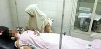 Detik-detik Wanita Berbalut Handuk Dibacok Suami Lansia