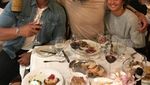 Begini Gaya Keren Jason Momoa, si Aquaman yang Gemar Makan Poke