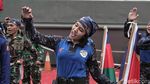 Aksi Polwan Tangguh di HUT Polairud Ke-68