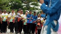 Sementara tema nasional adalah Indonesia Inklusi dan Ramah Disabilitas.