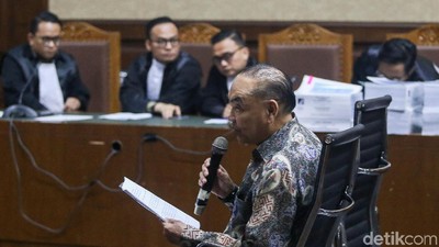Dituntut 4 tahun Penjara, Penyuap Eni Saragih Membela
