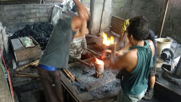 Pandai besi di Gunungkidul