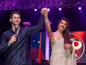 Intip Bulan Madu Mini Priyanka Chopra dan Nick Jonas