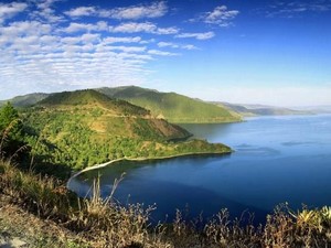 Jelajah Indahnya Danau Toba yang Tawarkan Sejuta Pesona