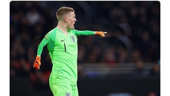 Meme lain yang mengolok-olok Pickford. (Foto: Internet/Twitter)