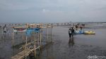 Foto: Libur Akhir Pekan di Cirebon, Ayo ke Pantai Kejawanan!