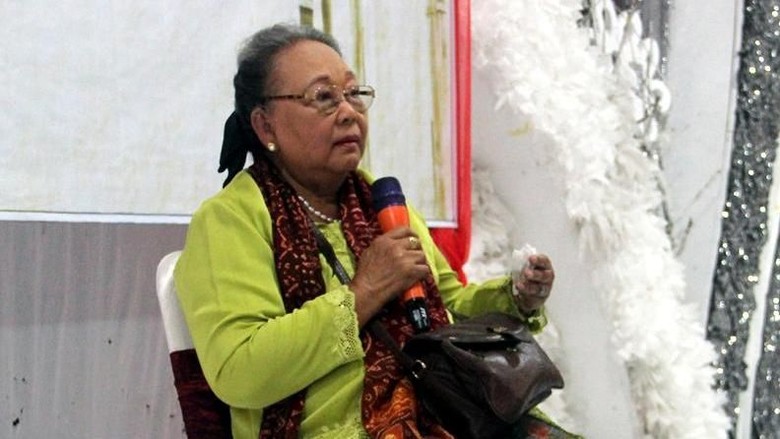 Nh Dini: Pada Sebuah Kenangan Nh Dini: Pada Sebuah Kenangan