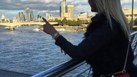Ada Hegerberg saat berpose dengan latar Kota London di Inggris (Instagram/ahegerberg)