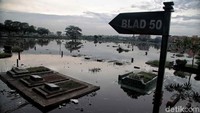 Menurut keterangan warga makam di kawasan tersebut sering terendam air saat memasuki musim hujan.