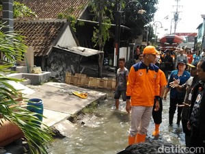 Pantau Banjir, Gubernur Ganjar Minta Maaf