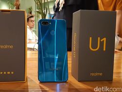 Unboxing Realme U1, Ponsel Buat Generasi Selfie