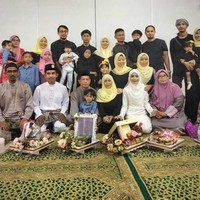Karena insiden tersebut, pesta pernikahan mereka pun terpaksa dibatalkan. Hasmi dan Amer juga tetap melangsungkan akad pernikahan pada Jumat (30/11/2018) di masjid sekitar rumah pengantin wanita.  Foto: Facebook Asmieyz Zahariey