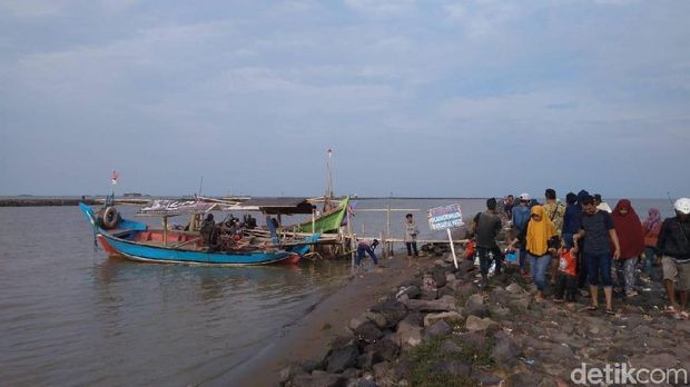 pantai kejawanan