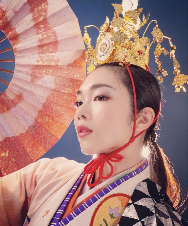 Kanako sangat menghormati leluhurnya. Di sejumlah kesempatan, wanita 22 tahun itu pun percaya diri tampil dengan kimono  menjadi baju adat Jepang. Foto: Instagram (@kanakodate)