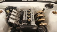 Engine-nya bore up PnP with CNC, coil, busi, individual throtle body 45 derajat, wiretuck pipa-pipa, radiator sard, fan spall, coilover max, kaliper depan Honda Jazz, LSD TRD final gear, oil catch tank mishimoto, peredam full body zero, interior leather wolsdrof, retrim vertue, pelek watanabe 14 inci, stir itavolanti, dan ECU standalone. Foto: Rifikianto Nugroho