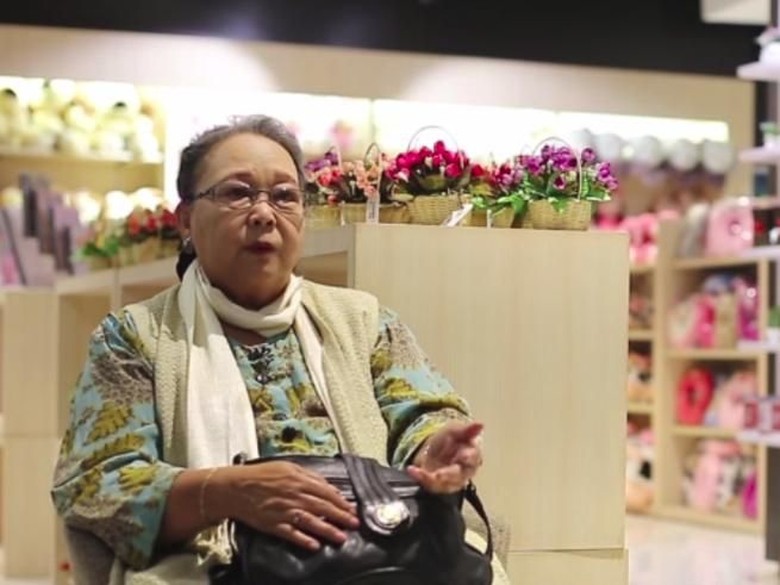 Nh Dini Dikenal Sosok Perempuan Mandiri yang Dirikan Pondok Baca Nh Dini Dikenal Sosok Perempuan Mandiri yang Dirikan Pondok Baca