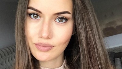 Foto: Pesona Fahriye Evcen yang Disebut Wanita Tercantik di Turki