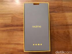 Unboxing Realme U1, Ponsel Buat Generasi Selfie