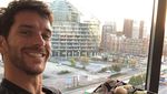 Foto: Oliver Baggerman, Model Ganteng Spanyol yang Suka Selfie di Pantai