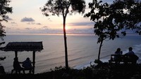Tak hanya dari tepian pantai, Gunungkidul punya bukit yang pas buat menyaksikan indahnya mentari terbenam (Pradito Rida Pertana/detikTravel)