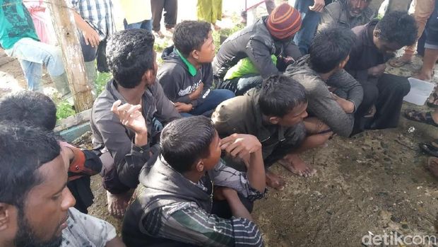 Muka-muka Lusuh 20 Imigran Rohingya yang Terdampar di Aceh