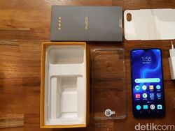 Unboxing Realme U1, Ponsel Buat Generasi Selfie