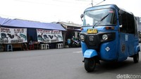 Sempat dirazia sebulan yang lalu, nyatanya tak membuat para PKL jera dan kembali menggelar lapaknya di sepanjang Jalan Tanjung Selor.
