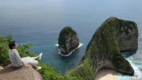 Kawasan Nusa Penida di Kabupaten Klungkung, Bali, jadi favorit wisatawan. Ini potret indahnya Pantai Kelingking yang Instagramable (Agung Pambudhy/detikTravel)