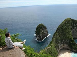 Birunya Nusa Penida yang Bikin Mata Kamu Segar di Pagi Hari