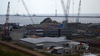 Dengan adanya PLTU di batang ini, Rini meminta Bupati Batang Wihaji untuk terus mengembangkan kawasan industri.