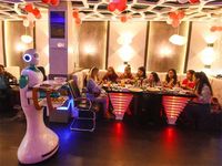 Wah, Robot di Resto Nepal Ini Layani Pengunjung dengan Cekatan!