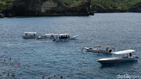 Selain foto-foto, traveler juga bisa melakukan aktivitas lain seperti snorkeling (Agung Pambudhy/detikTravel)