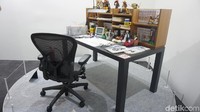 Ini replika meja Eiichiro Oda yang digunakannya untuk menggambar manga One Piece (Afif Farhan/detikTravel)