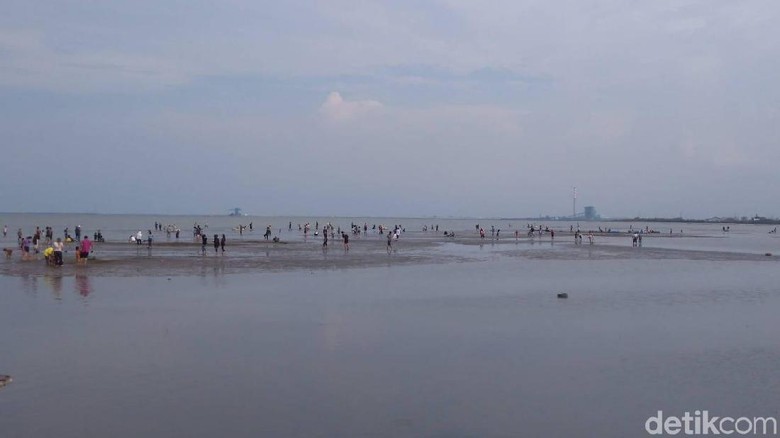 205m4d1 Pantai Kejawanan Kota Cirebon Jawa Barat Indonesia