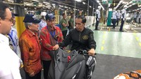 Ia pun teringat saat dirinya duduk di atas moge Yamaha FZ1 di upacara pembukaan Asian Games 2018. Foto: Ray Jordan