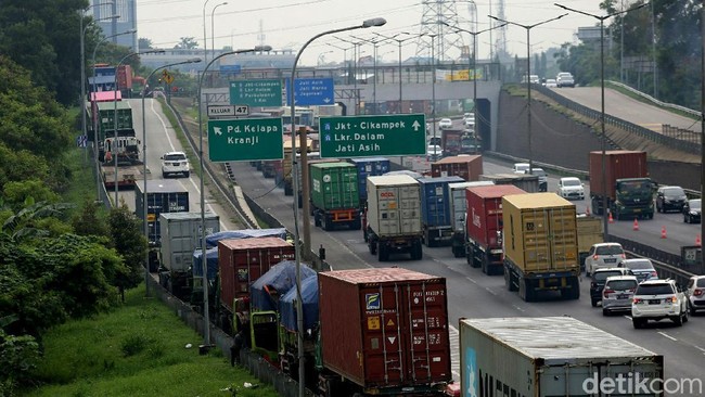 Balada Protes Sopir Truk dan Mahalnya Tol Trans Jawa