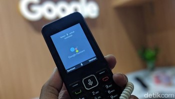 Sang pembuat PT Wiz Indonesia Nirwana menyematkan baterai berkapasitas 1.800 mAh, diklaim punya waktu stand by hingga 350 jam. Foto: detikINET/Adi Fida Rahman