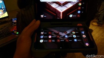 Sejumlah perangkat pelengkap seperti Twinview Dock juga dihadirkan. Foto: detikINET/Muhamad Imron Rosyadi