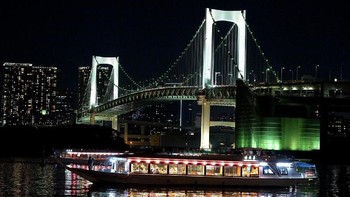 Ketika salah satu sungai meluap, air akan jatuh ke satu dari lima tangki silindris setinggi 70 meter yang tersebar di sepanjang saluran ini. Saat air mendekati Sungai Edo, katedral air banjir akan mengurangi alirannya, sehingga pompa air bisa mendorongnya ke sungai. Foto: Getty Images