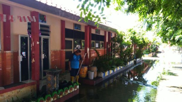 SMPN 34 Semarang kebanjiran. 