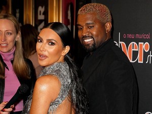 Tak Mau Pusing Drama Kanye vs Drake, Kim Kardashian Asyik ke Disneyland