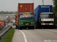 Balada Protes Sopir Truk dan Mahalnya Tol Trans Jawa